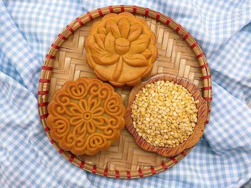Hương vị bánh trung thu đậu xanh rất hợp để thưởng thức cùng một li trà