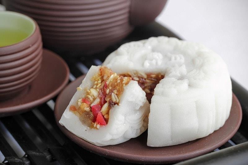 Nguyên liệu của phần nhân thập cẩm rất dân dã và quen thuộc