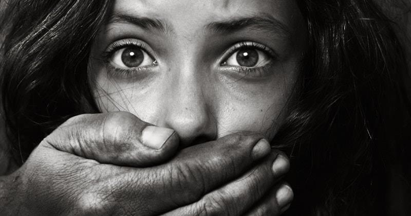 Bạo hành trẻ em là gì?