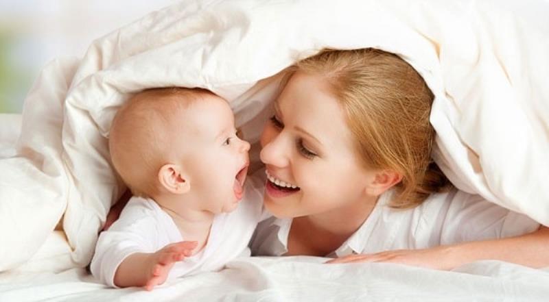 Dạy con tập nói giai đoạn sinh ra cho tới 3 tháng tuổi. 