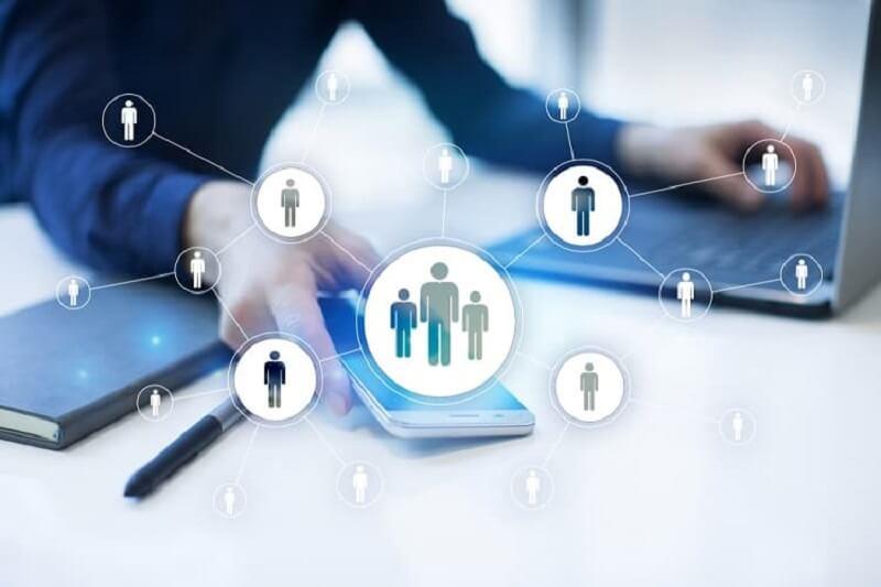 Giám đốc chi nhánh làm gì?