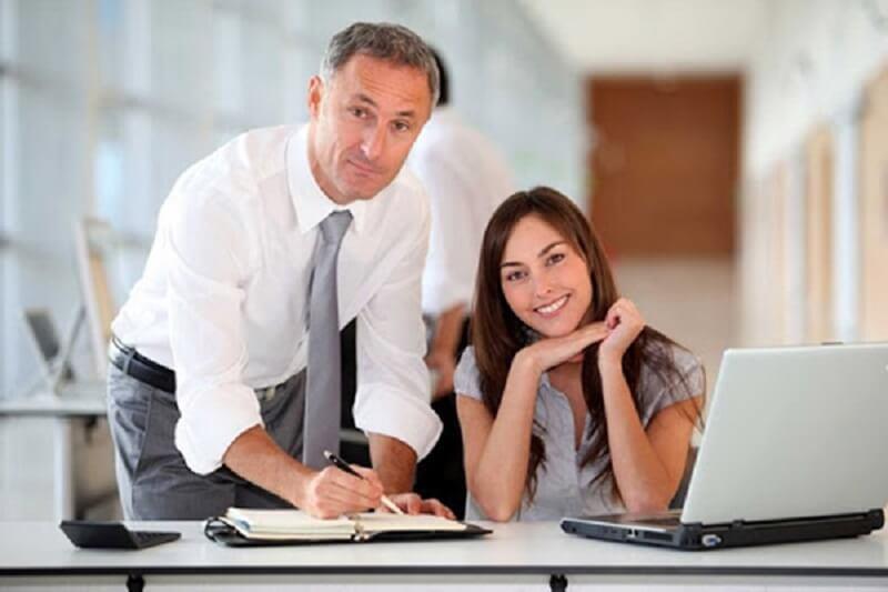 Xử lý các khiếu nại xảy ra trong phạm vi quản lý là nhiệm vụ của giám sát kinh doanh