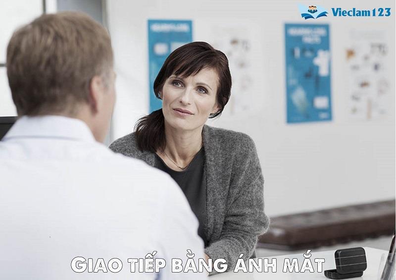 Giao tiếp bằng ánh mắt