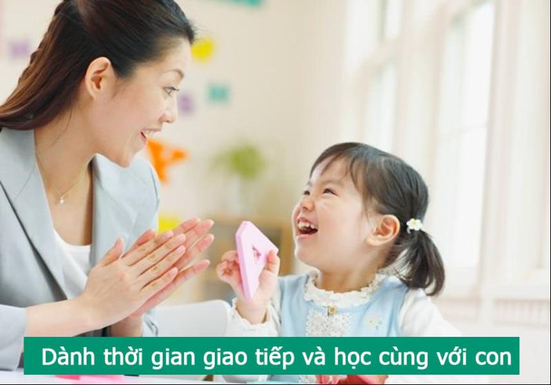 Dành thời gian giao tiếp và học cùng với con