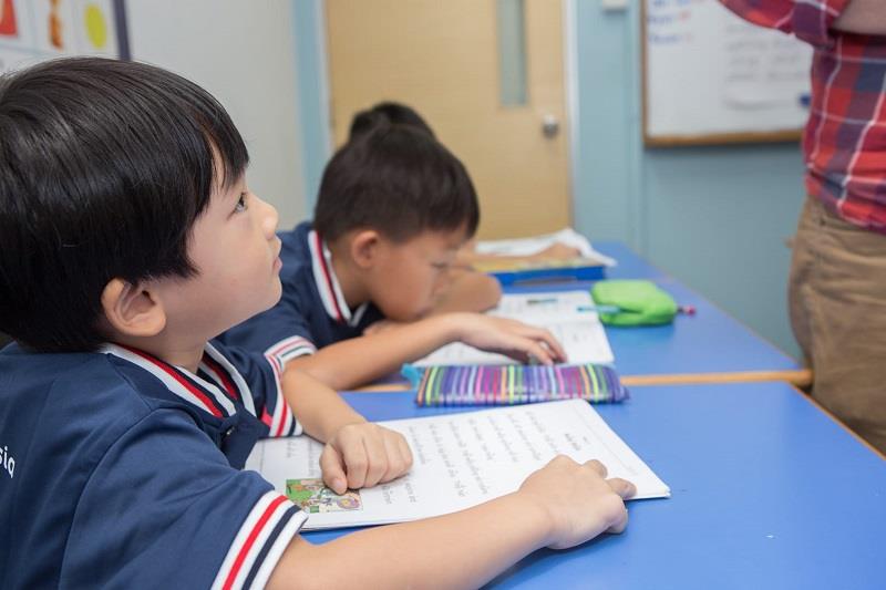 Học từ vựng tiếng Anh qua sách vở Học từ vựng tiếng Anh qua sách vở