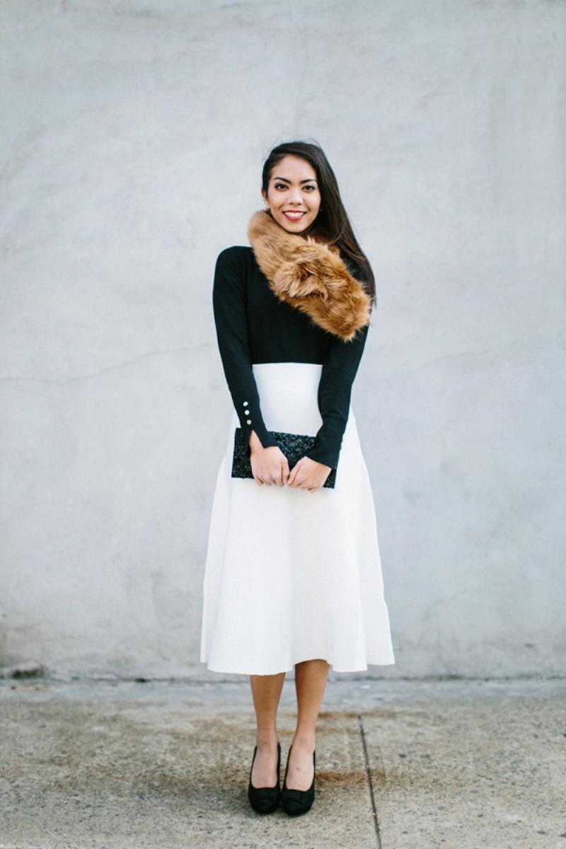 Sweater cổ điển thường có màu tối