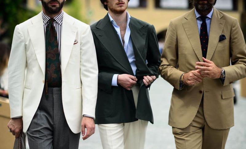 Áo vest và quần dài tạo nên vẻ ngoài lịch lãm