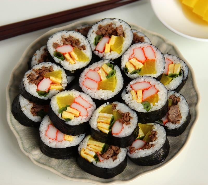 Bà bầu có thể ăn kimbap để bổ sung dinh dưỡng