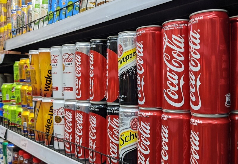 Coca cola phân phối tới các điểm bán lẻ sản phẩm