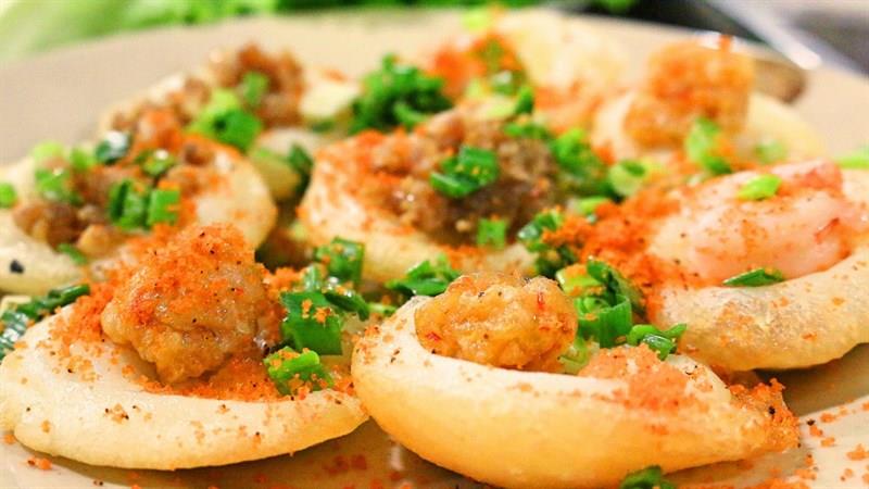 Ăn bánh khọt có thể gây béo vì chứa hàm lượng calo cao