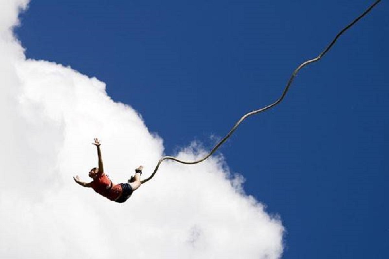 Bungee jumping là gì? Điều hấp dẫn ở trò chơi mạo hiểm này