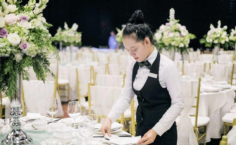 Để chọn các kiểu phục vụ của nhà hàng cần dựa vào mục tiêu kinh doanh