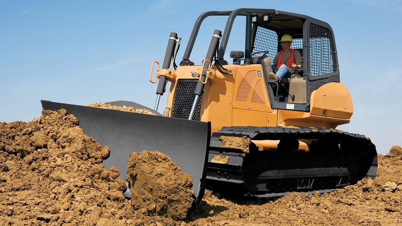 Cách để lái máy ủi an toàn và tiết kiệm nhiên liệu