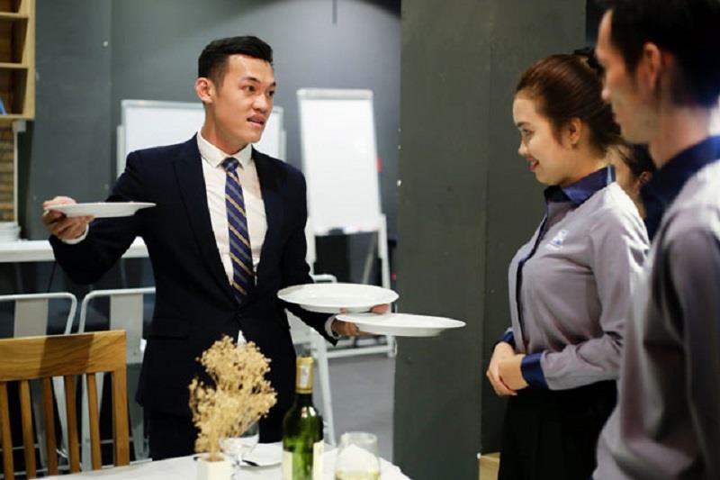 Cách viết mở đầu đơn xin việc nhà hàng