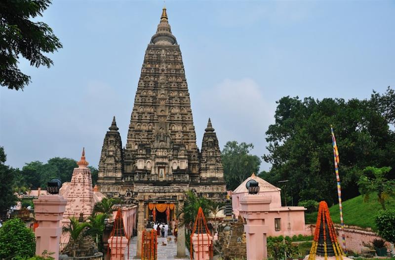 Viết nội dung đúng quy định trong sơ yếu lý lịch Phật giáo