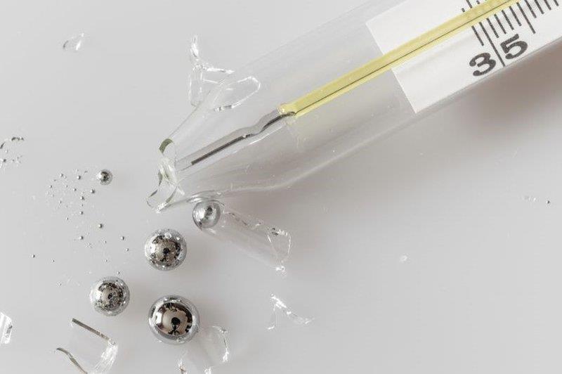 Cách xử lý khi phát hiện nhiệt kế thủy ngân bị vỡ