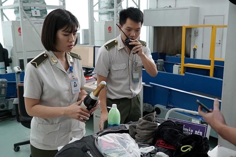 Cấm chuyên chở hàng hóa bất hợp pháp