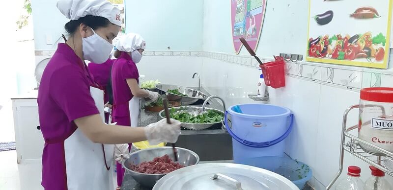 Cấp dưỡng mầm non làm công việc gì?