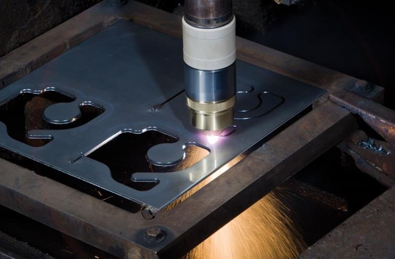 Công nghệ cắt sử dụng máy cắt Plasma