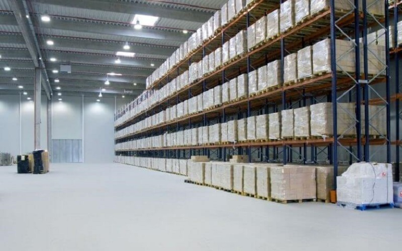 Chi phí về thuê nhà cửa và địa điểm kho hàng