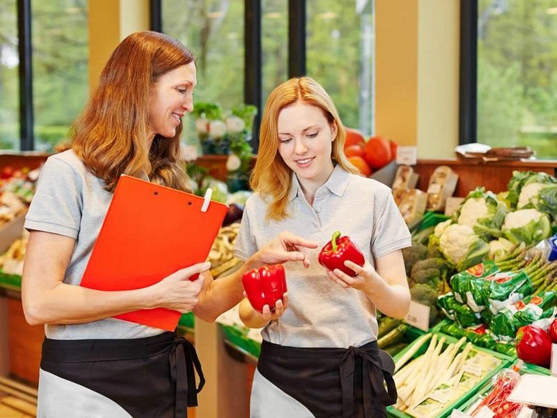 Đừng quên lựa chọn trang phục sáng màu đi phỏng vấn