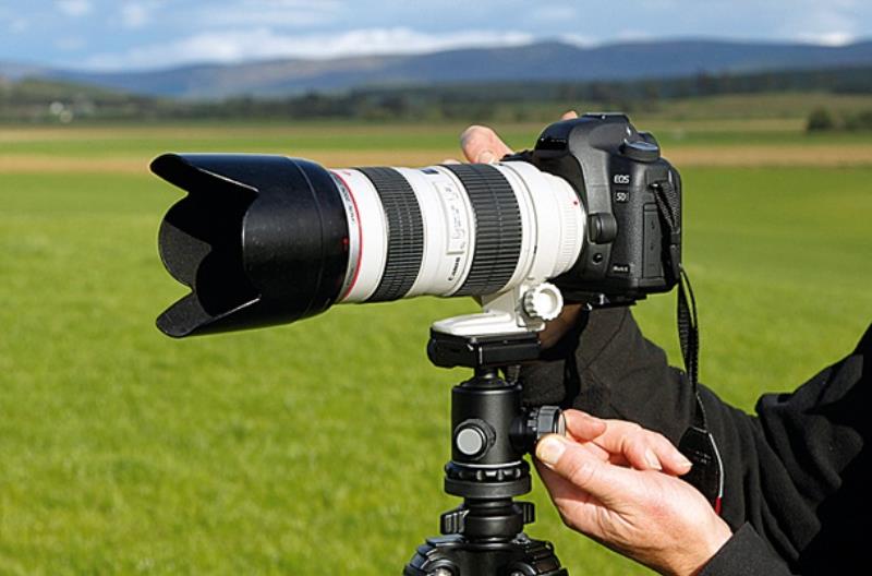 Ống kính Telephoto chụp được chủ thể ở khoảng cách xa