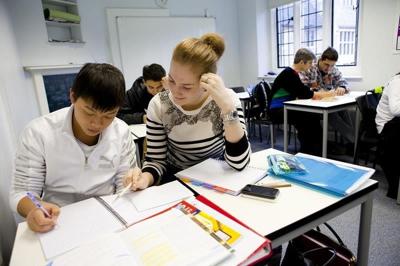 Có sự thảo luận trong học tập