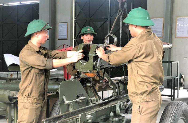 Nghĩa vụ của công nhân quốc phòng