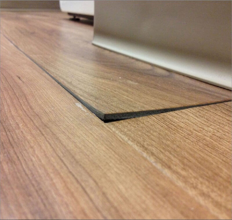 Ván Plywood dễ cong vênh khi gặp môi trường độ ẩm cao