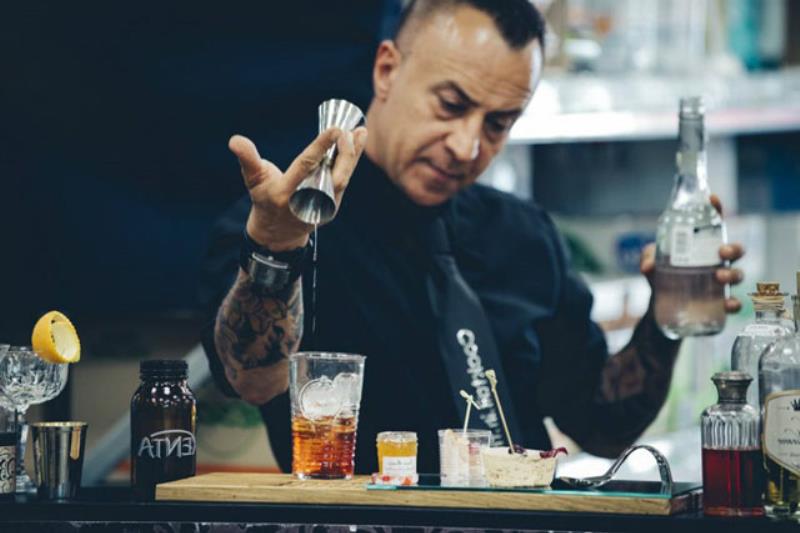 Công việc của Bartender chi tiết ra sao