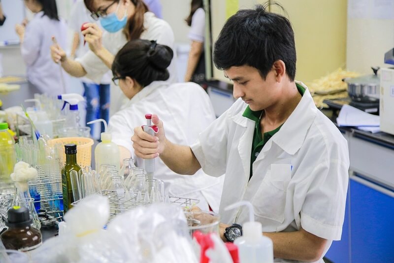 Cử nhân hóa học có thể làm những việc gì