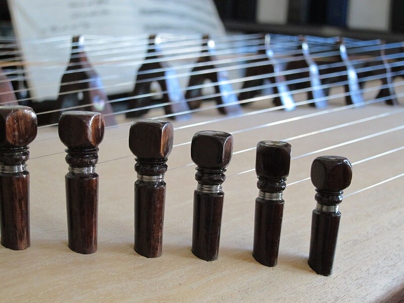 Đàn thập lục là tên gọi khác của đàn tranh