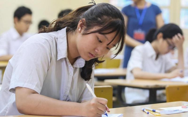 Đề thi vào trường THPT chuyên đại học Sư phạm có khó không