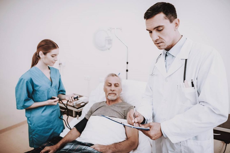 Lựa chọn điều dưỡng hay y tá