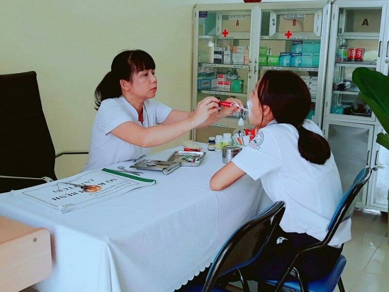 Hợp đồng nhân viên y tế trường học