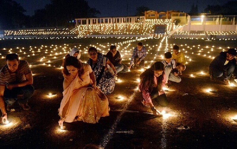 Cách ăn mừng ngày lễ Diwali