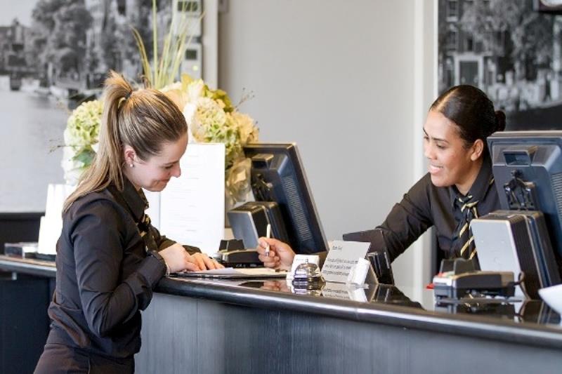 Đón tiếp khi khách đến