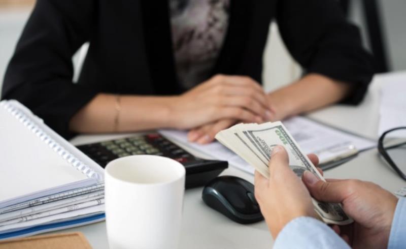 Đưa ra chính sách về thưởng phạt rõ ràng, công bằng