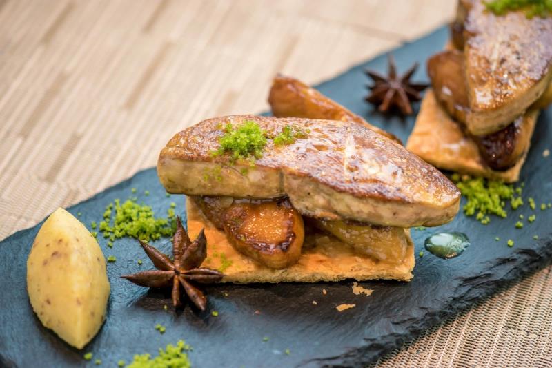 Foie Gras áp chảo nên chú ý tới nhiệt độ của lửa và không chiên quá 5 phút