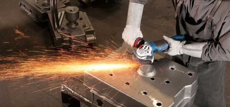 Gia công mài để bề mặt phôi nhẵn và mịn