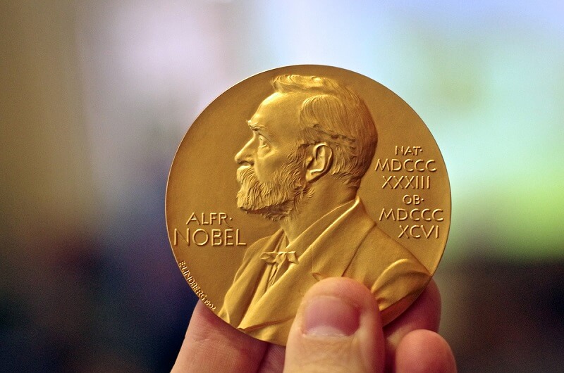 Giải thưởng Nobel là gì