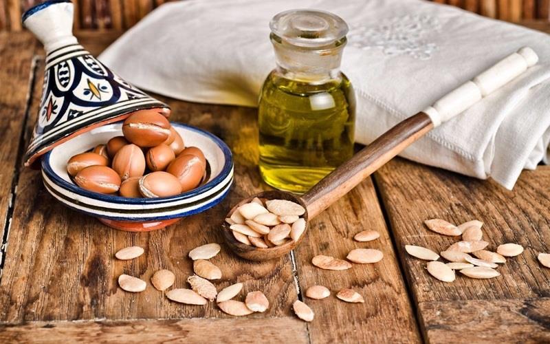 Giảm nếp nhăn bằng tinh dầu Argan