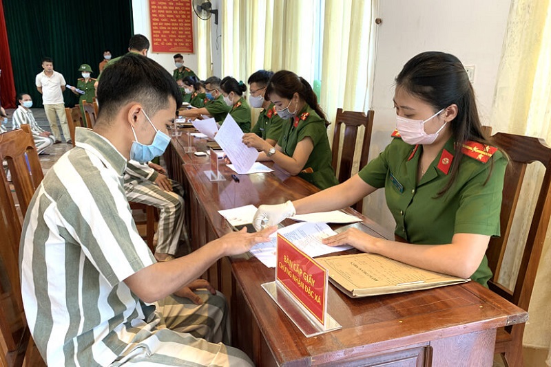 Bị cáo có thể nộp đơn kháng cáo cho Giám thị trại giam