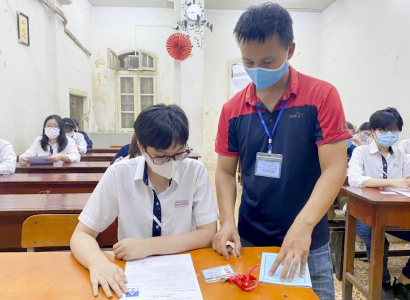 Giảng viên Đại học miễn coi thi THPT