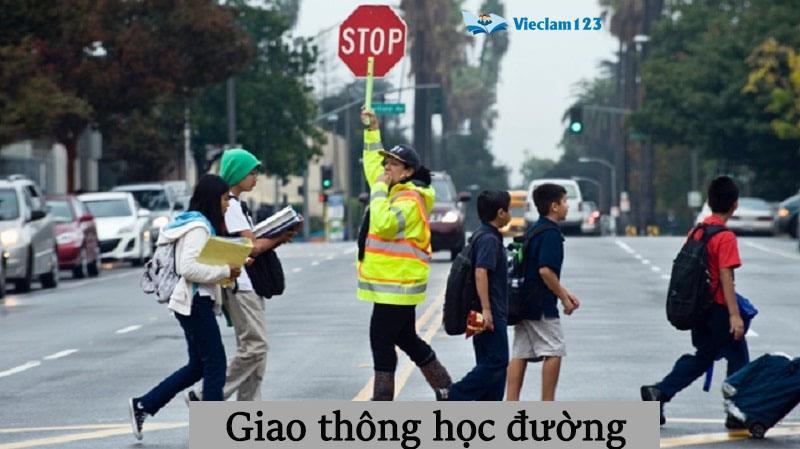 Tăng cường các biện pháp giáo dục an toàn giao thông học đường