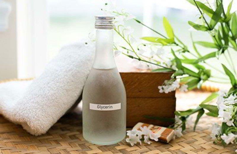 Sử dụng Glycerin làm nước xịt dưỡng ẩm