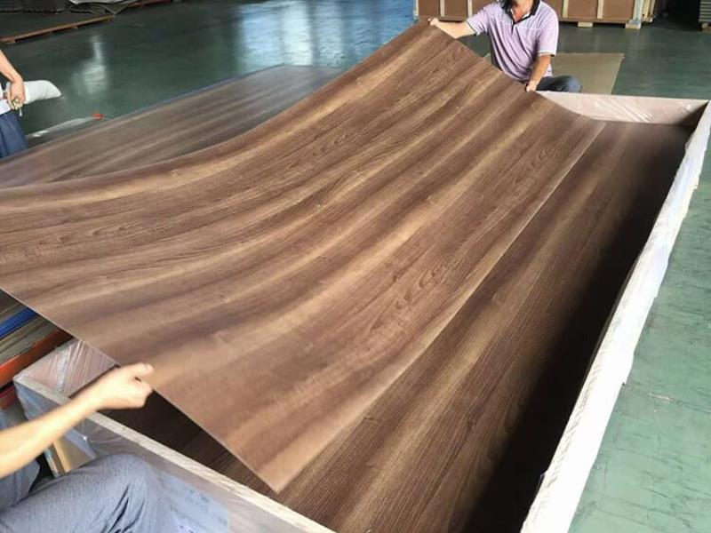 Melamine có nhiều ưu điểm nổi bật