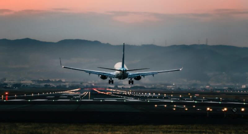 Hỗ trợ máy bay cất/ hạ cánh