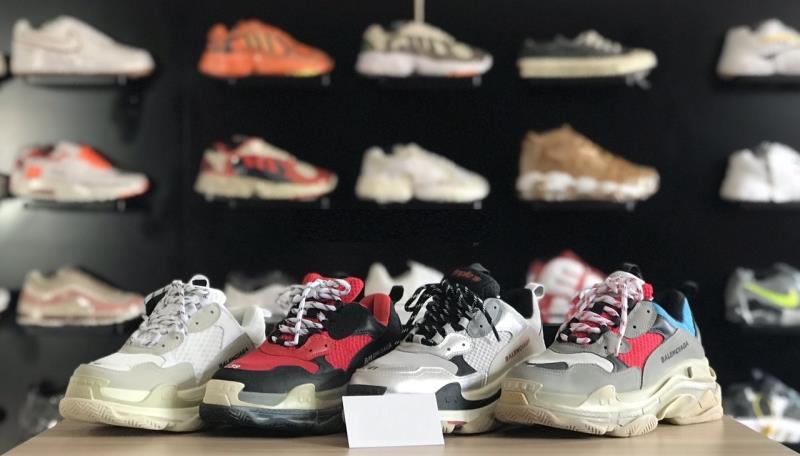 Hiểu đúng ý nghĩa của hàng rep 11