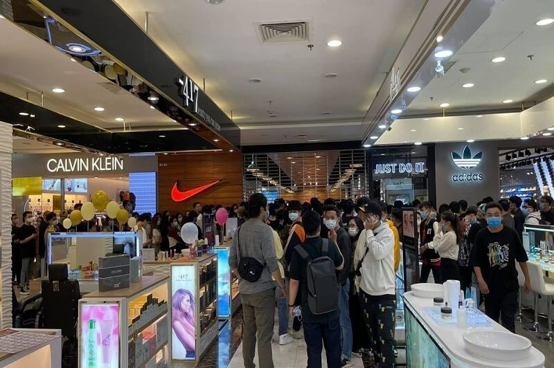 Camp giày là nơi tụ tập những người yêu giày